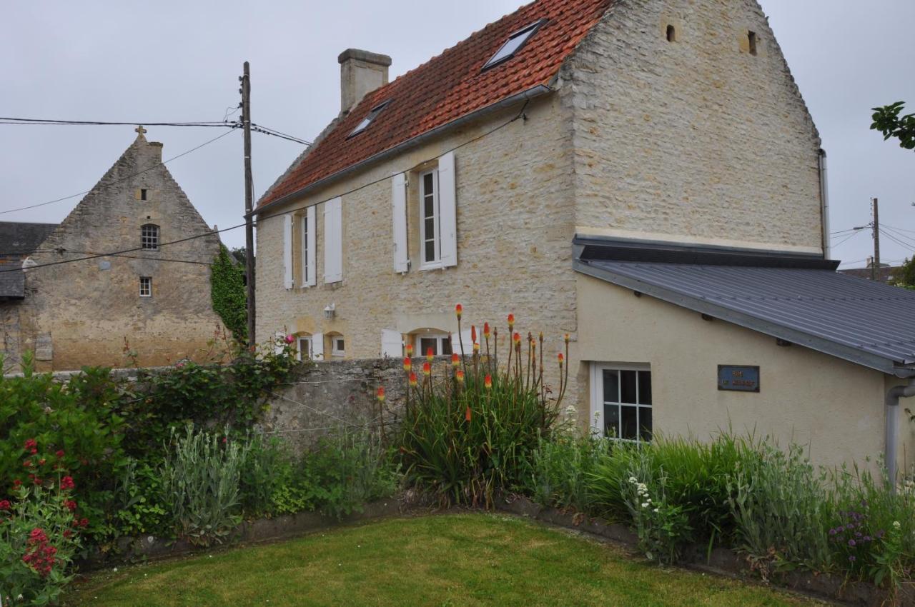 Le Petit Clos Du Bessin Longues-sur-Mer Bagian luar foto